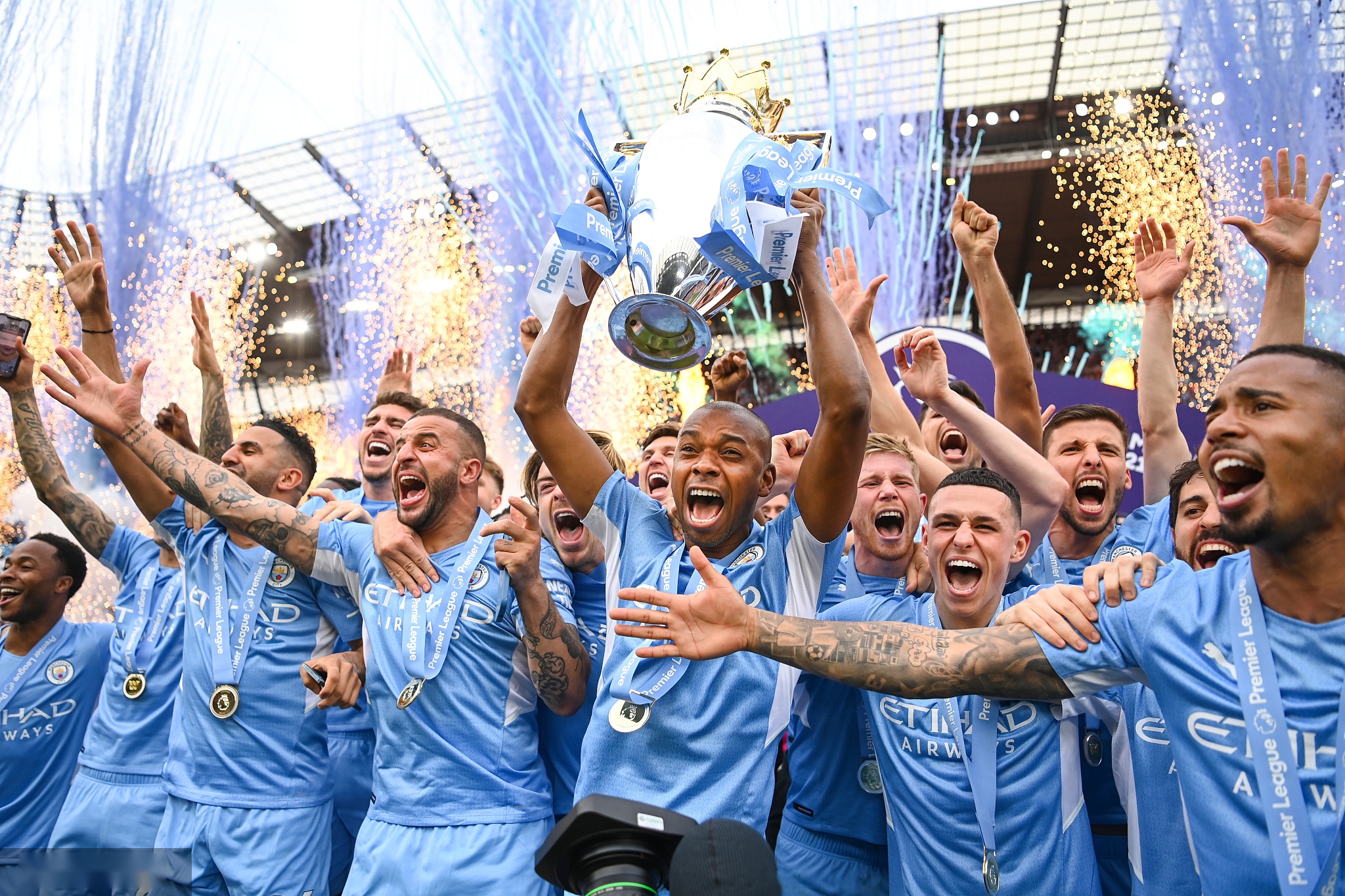 加强了攻势 加强了攻势